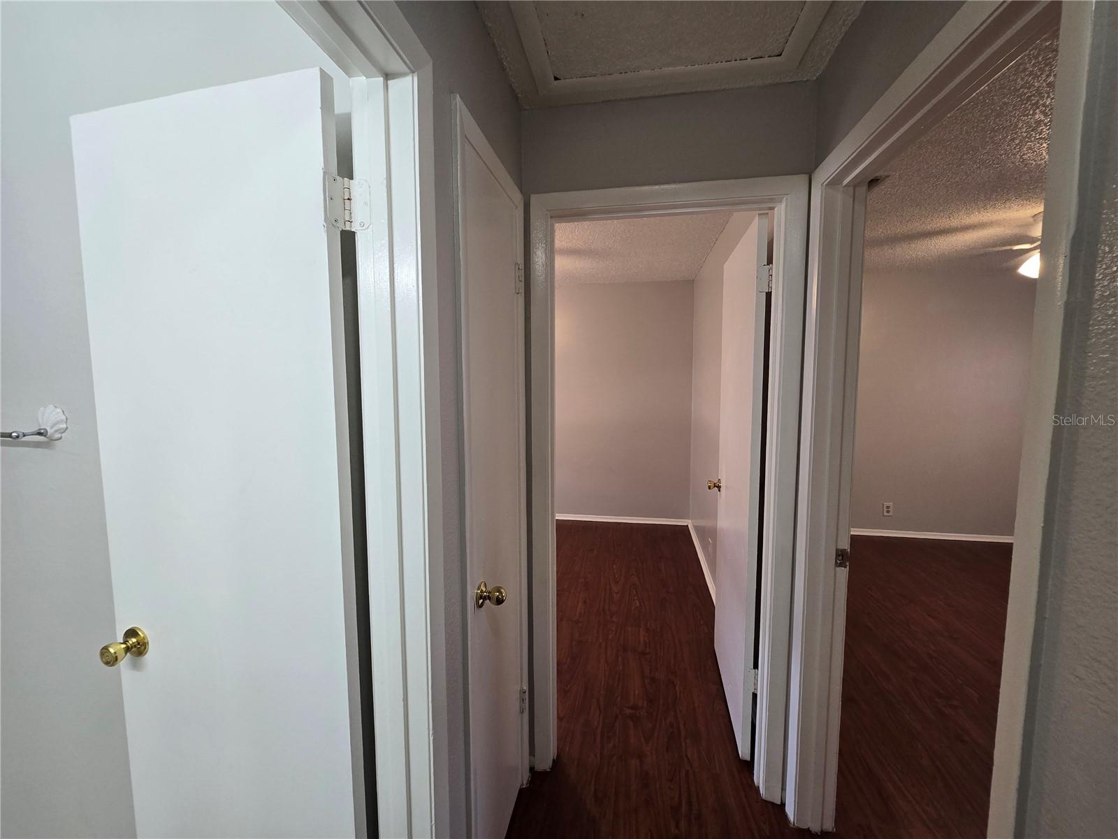 LAKE FOX SHORES - Residential Lease