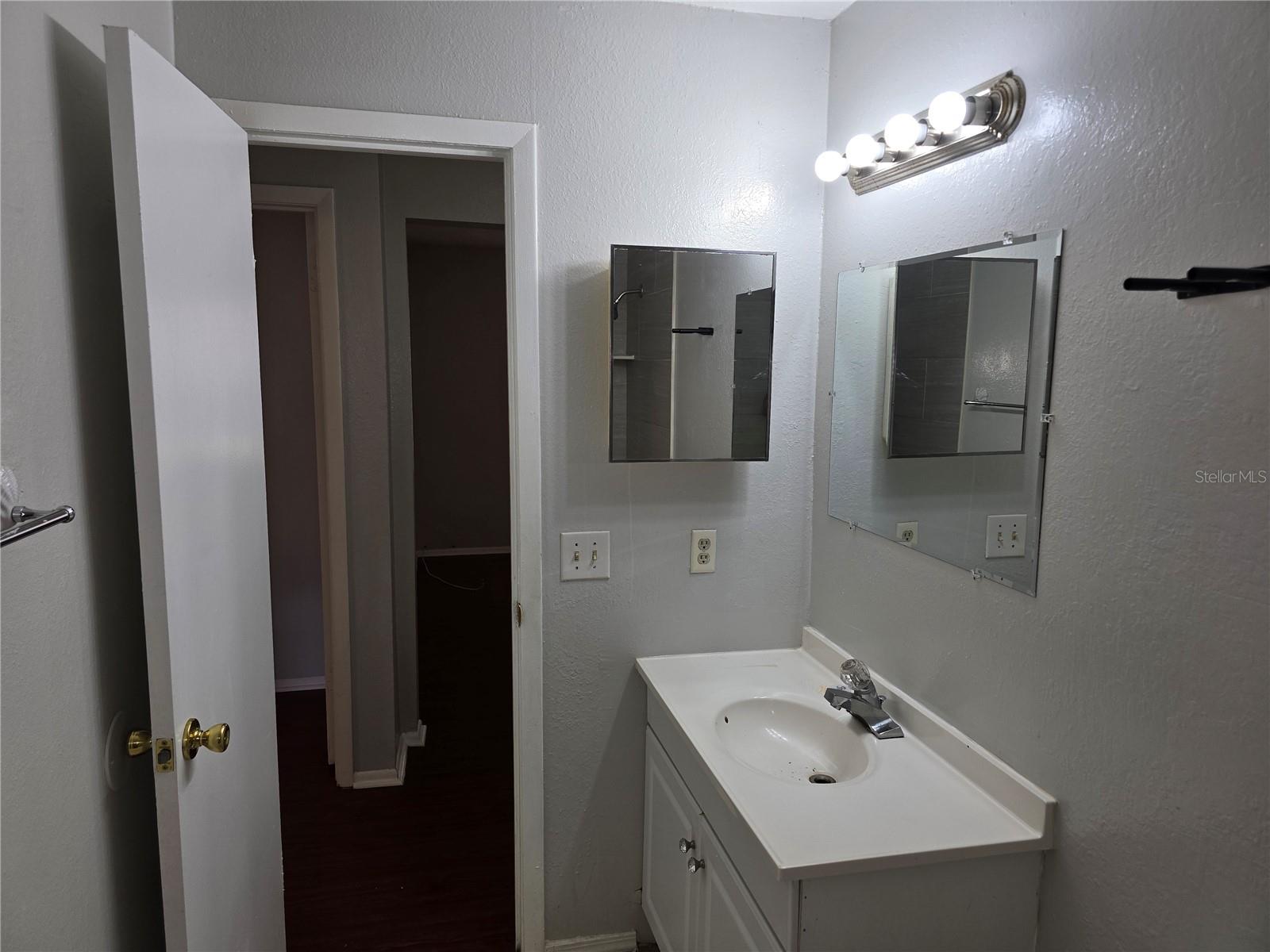 LAKE FOX SHORES - Residential Lease