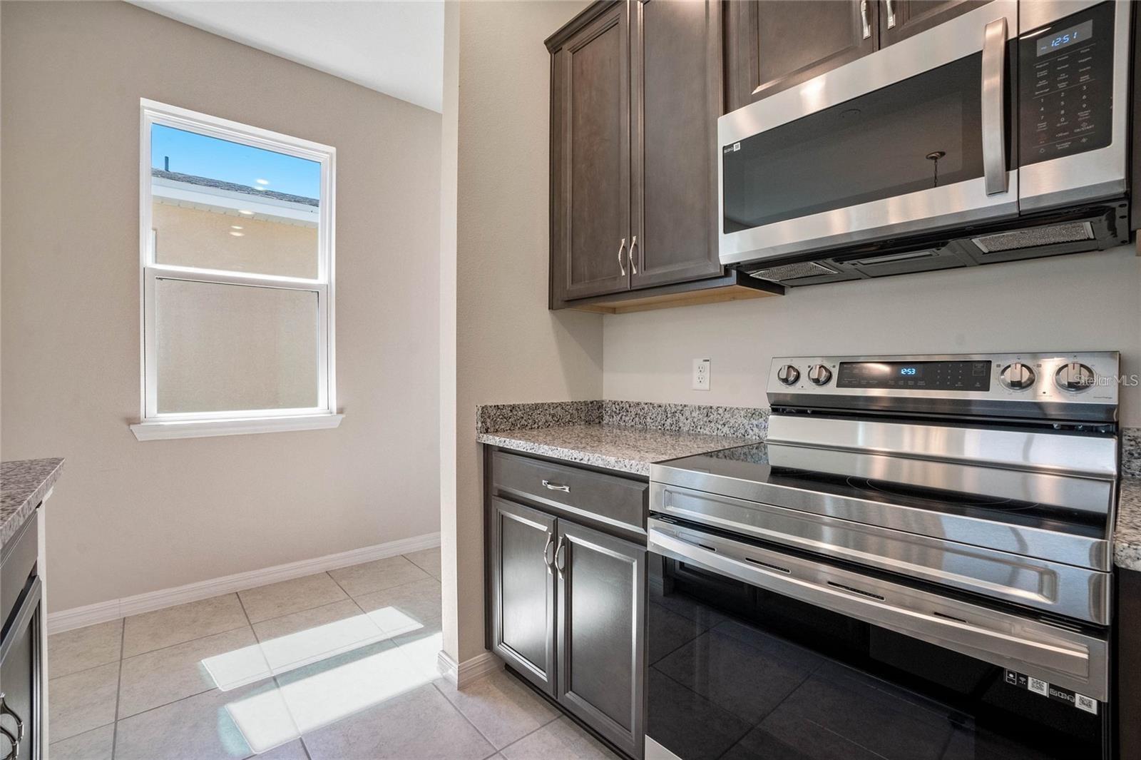 605 POLLER WAY