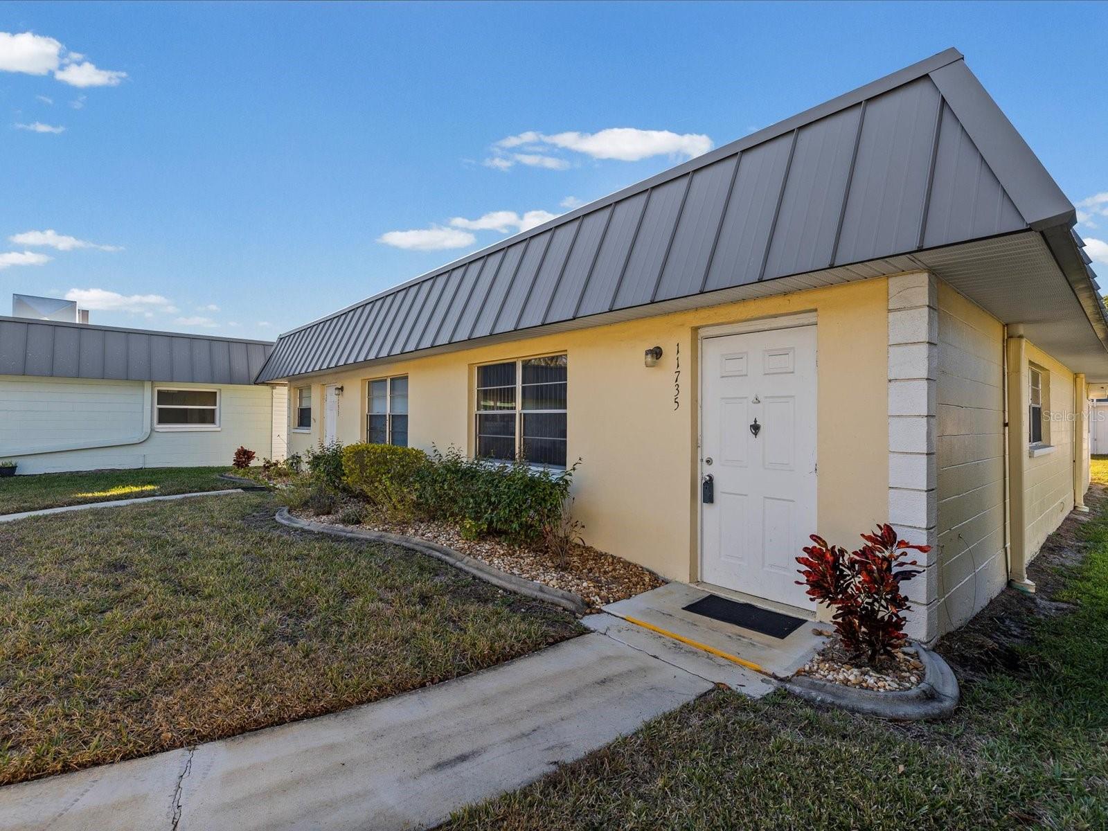 PARADISE POINTE WEST - Residential