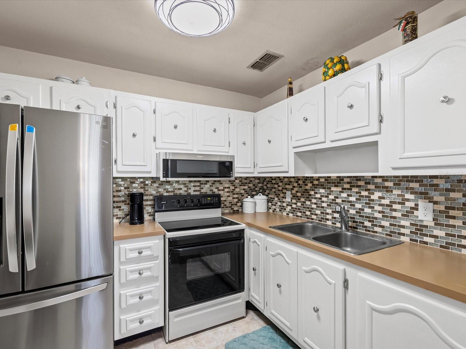 PARADISE POINTE WEST - Residential