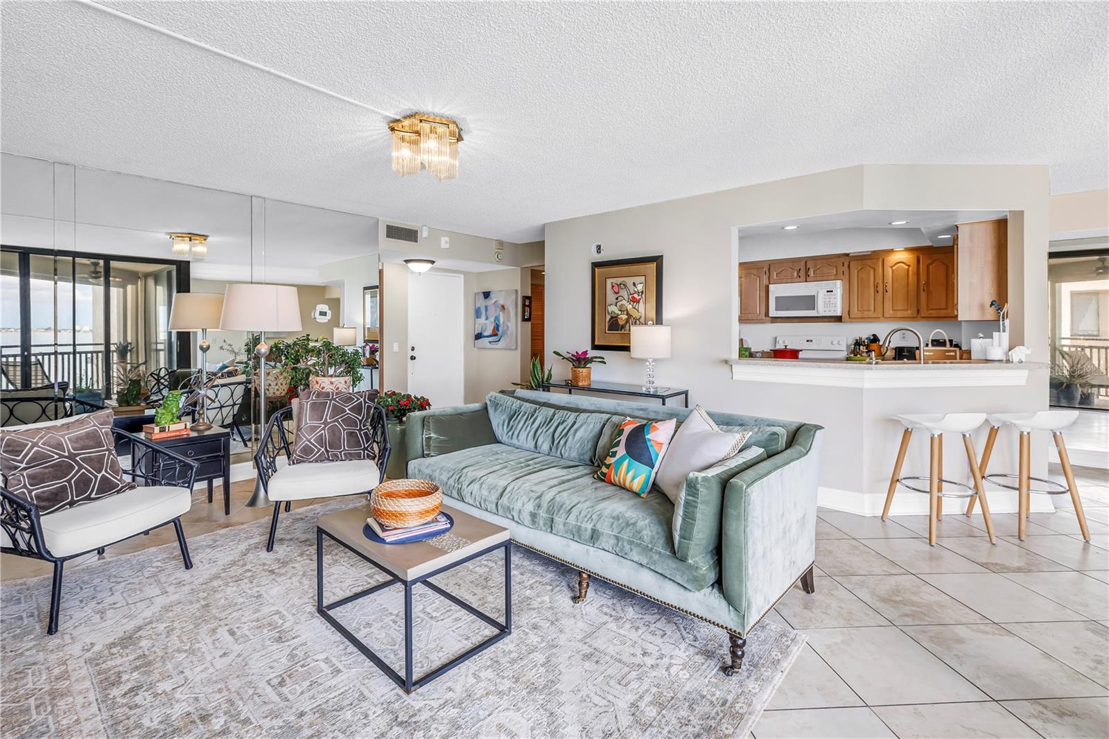 LA PUERTA DEL SOL CONDO - Residential