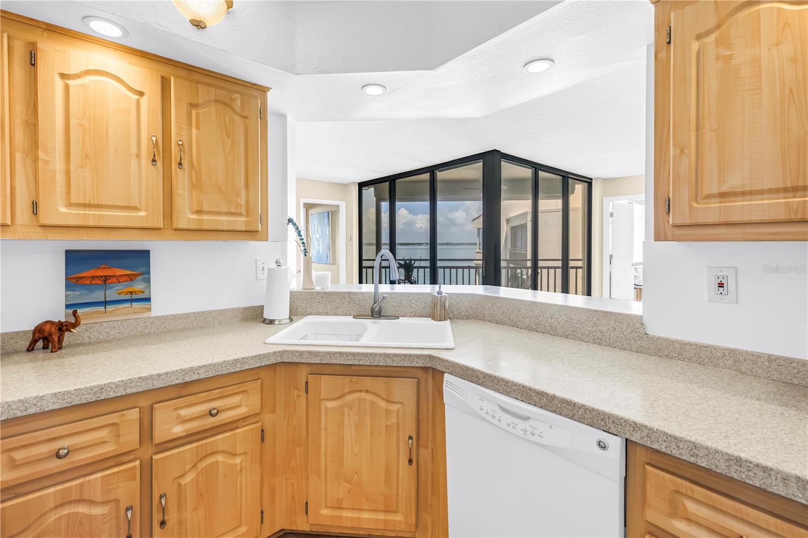 LA PUERTA DEL SOL CONDO - Residential