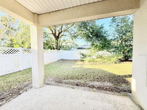 A home in DELAND