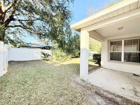 A home in DELAND