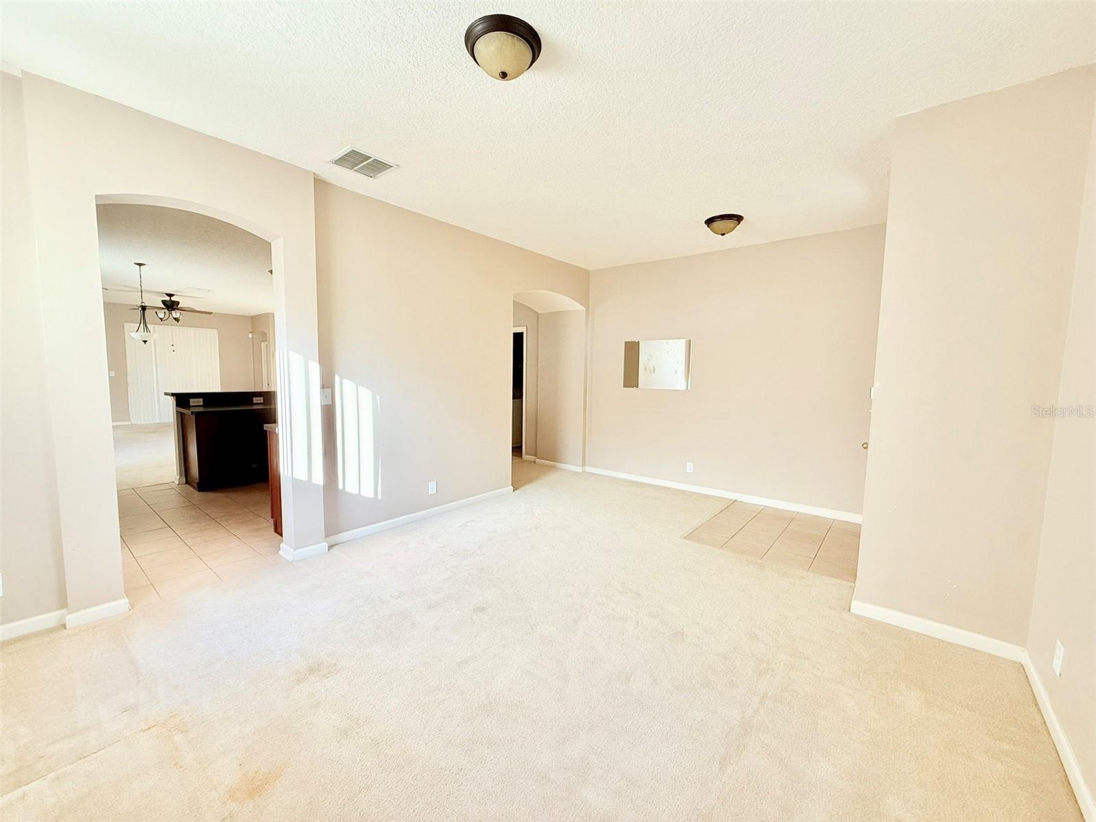 211 FOXGLOVE WAY