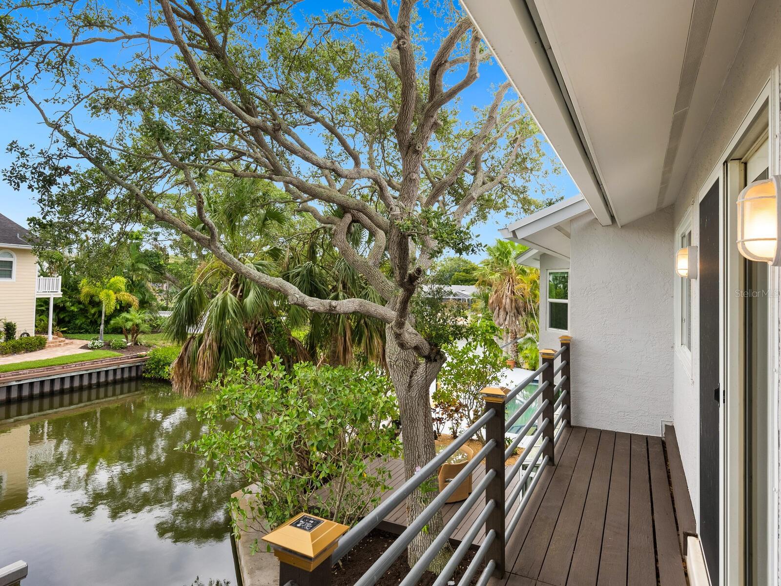 SIESTA MANOR - Residential