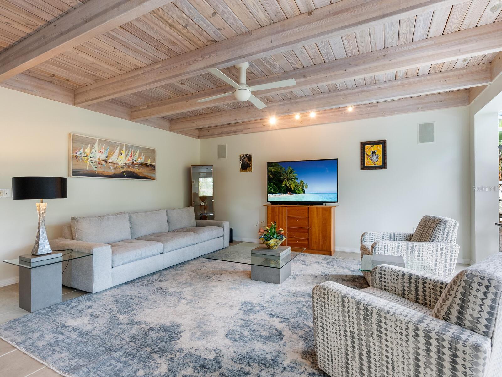 SIESTA MANOR - Residential