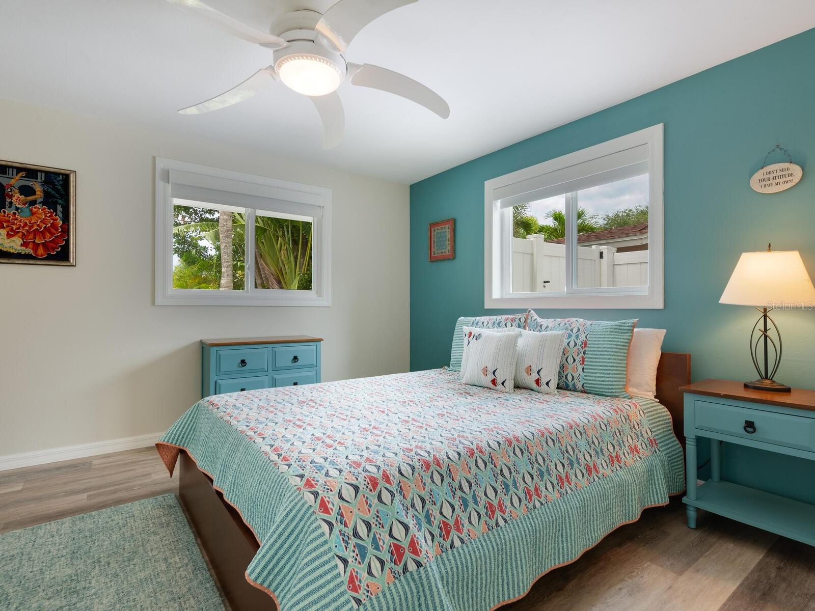 SIESTA MANOR - Residential