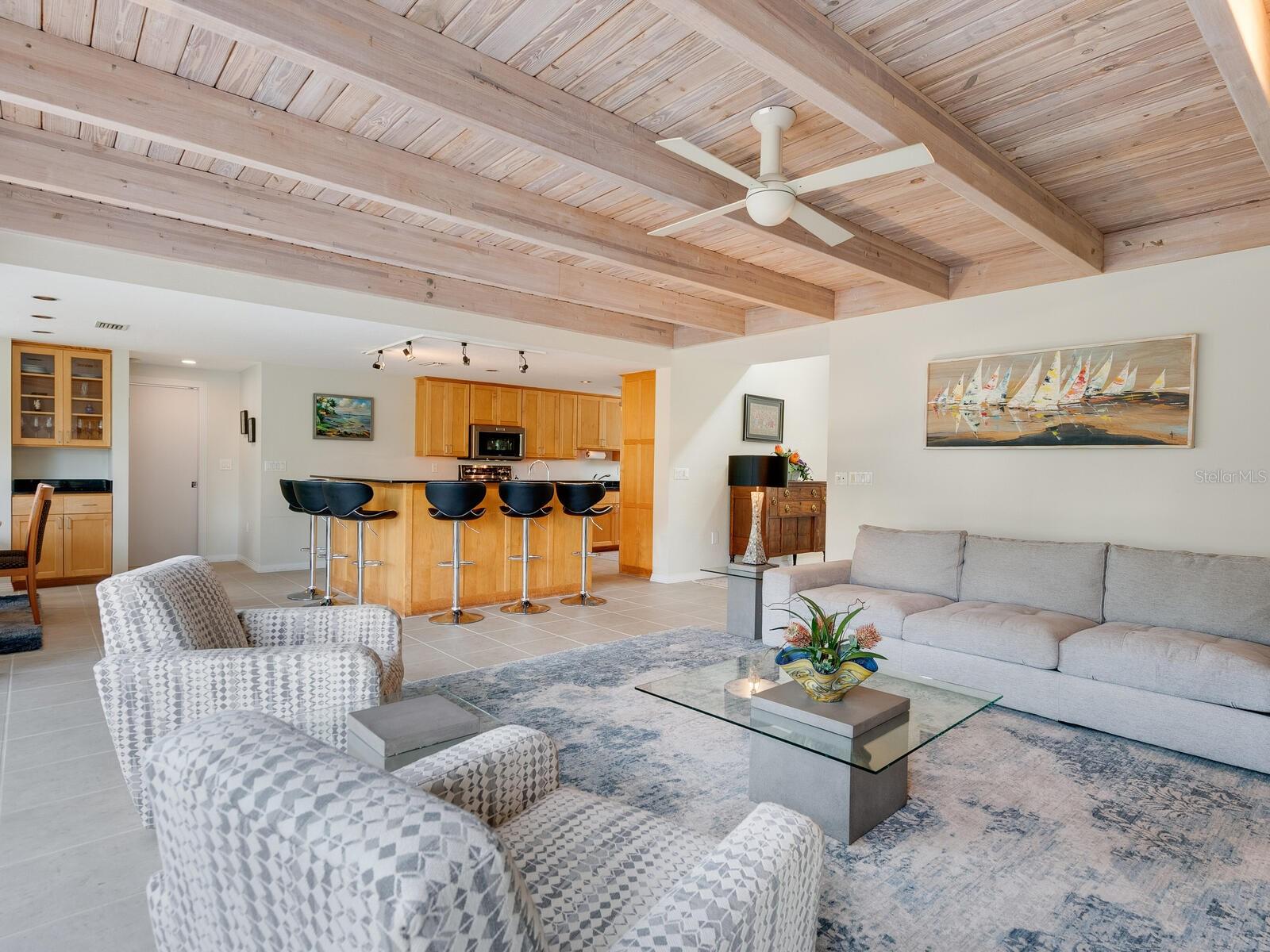 SIESTA MANOR - Residential