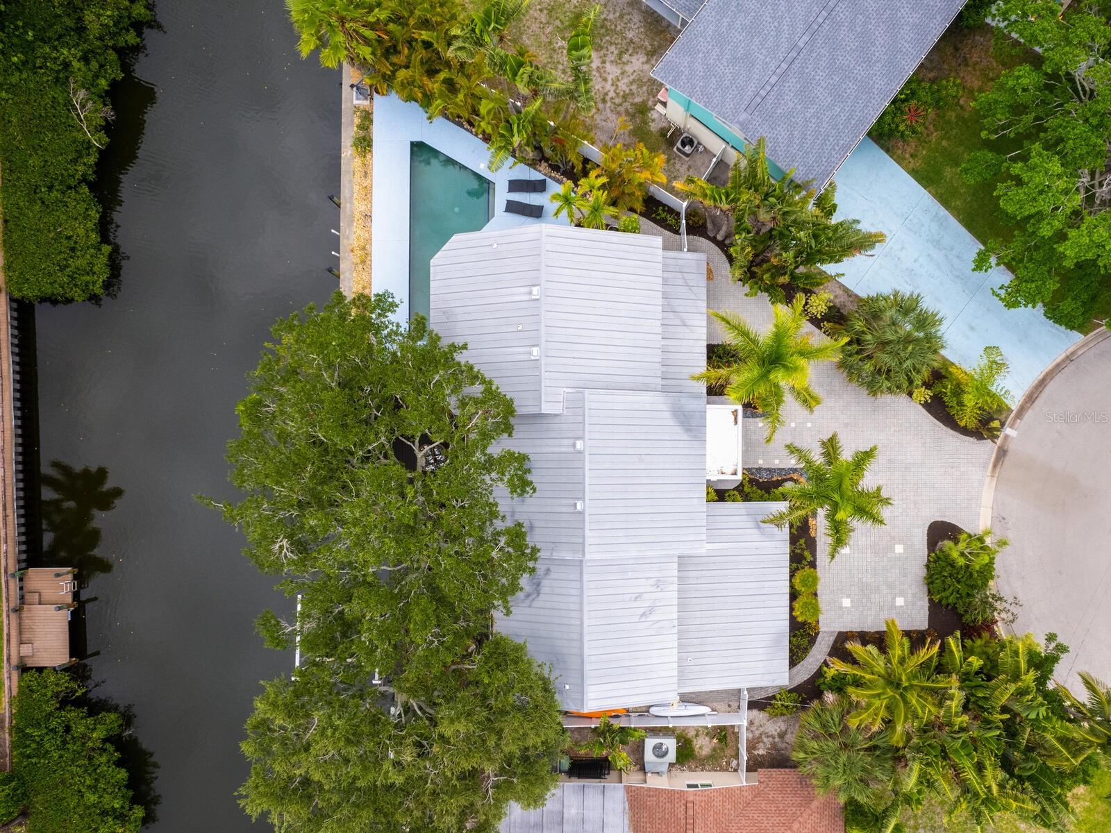 SIESTA MANOR - Residential