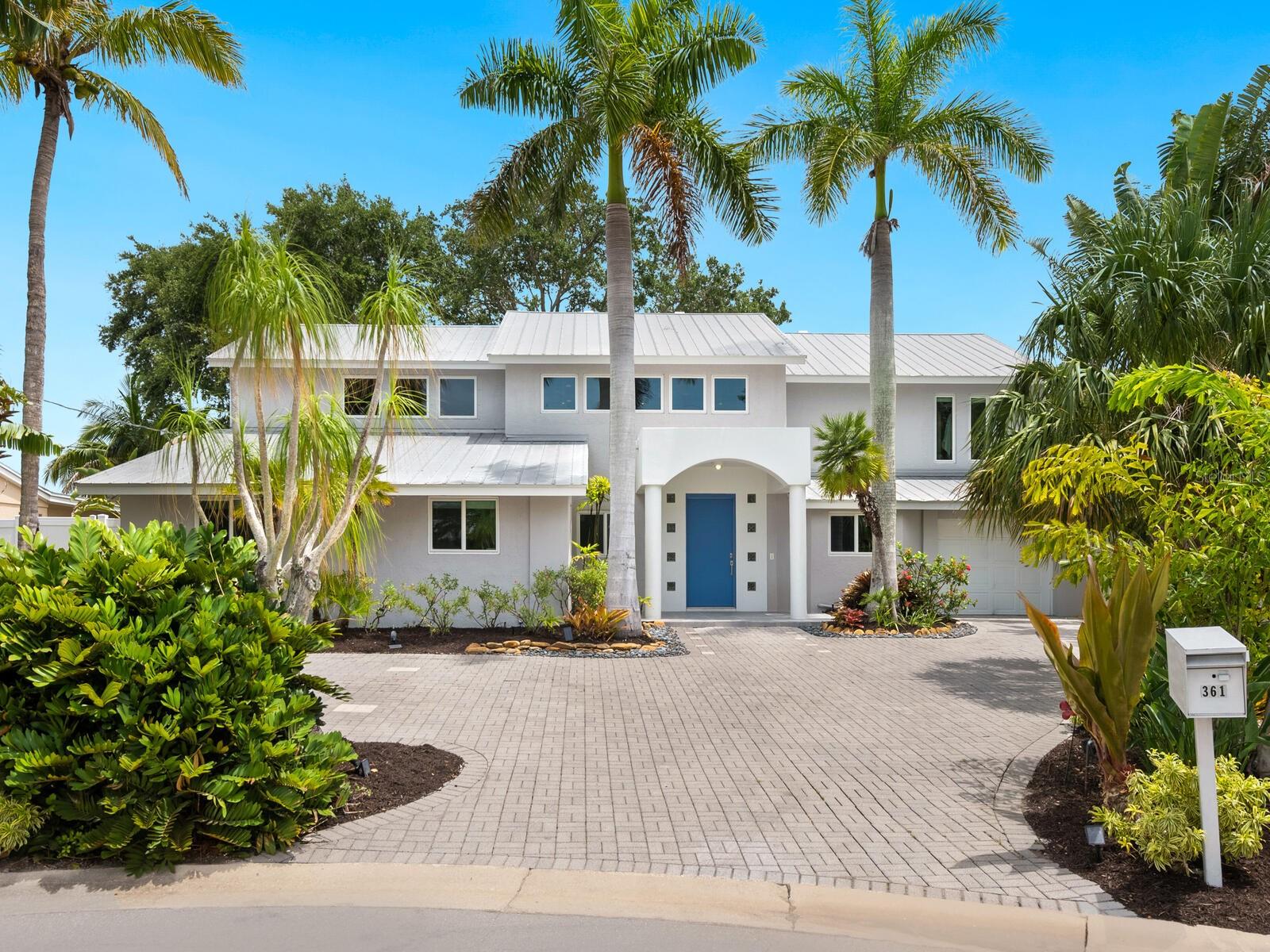 SIESTA MANOR - Residential