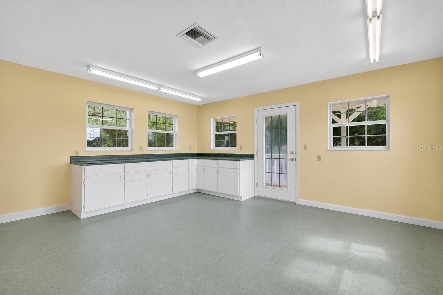 LAKE LEON - Residential