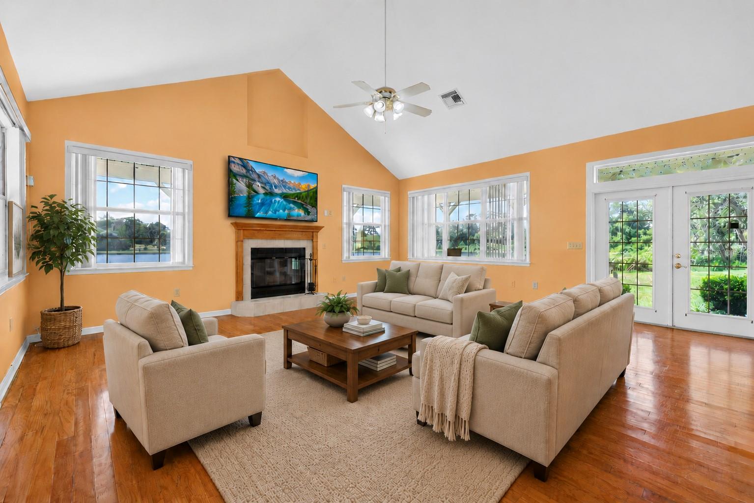 LAKE LEON - Residential