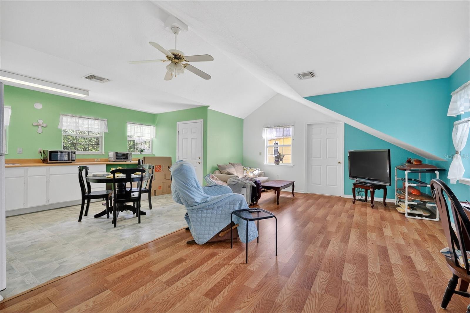 LAKE LEON - Residential
