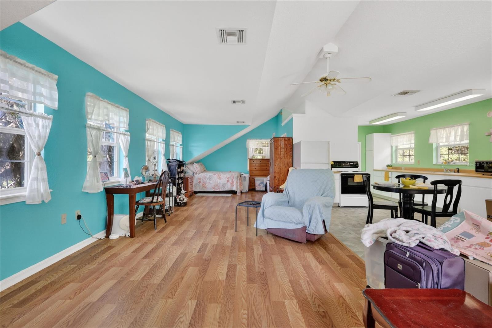 LAKE LEON - Residential