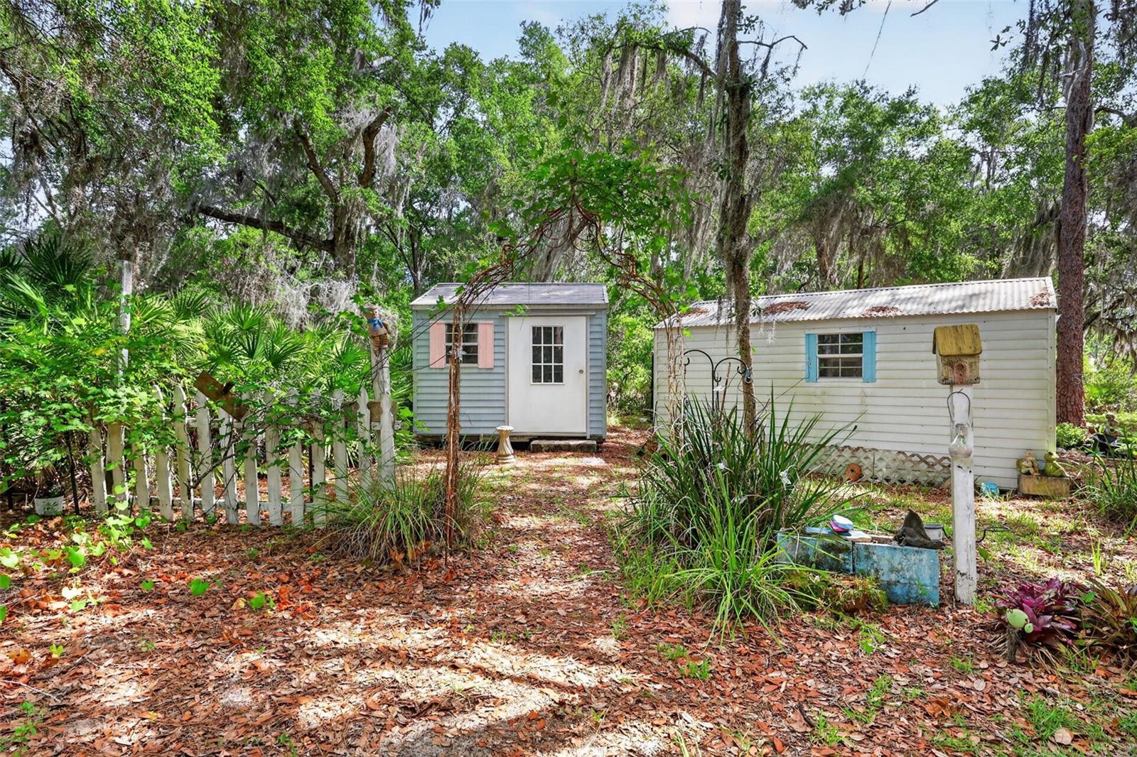 LAKE LEON - Residential