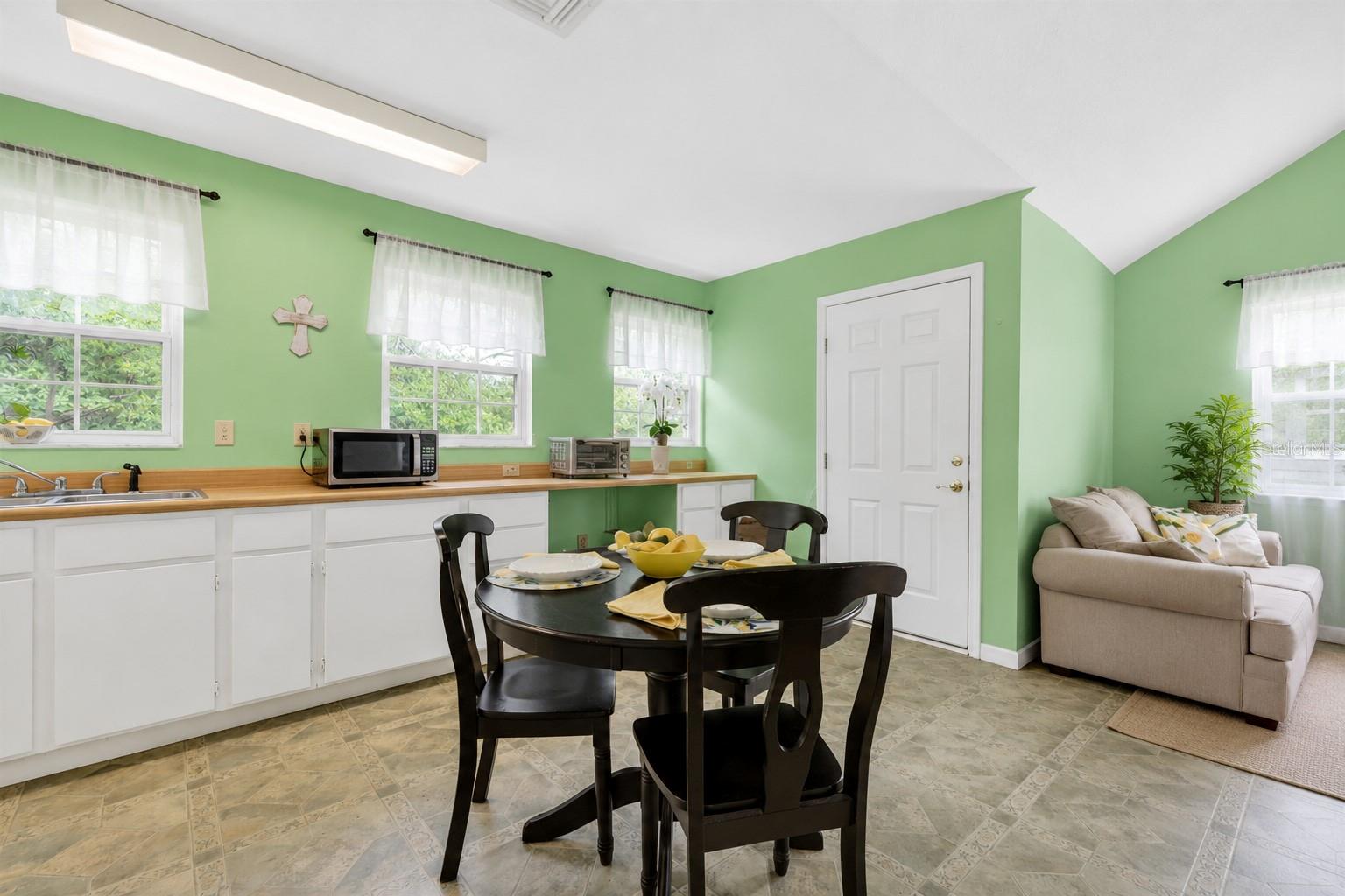LAKE LEON - Residential