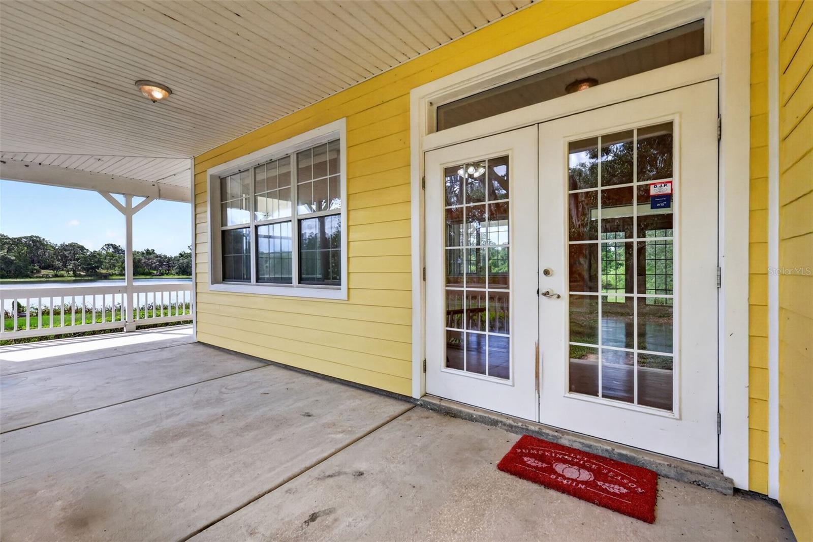LAKE LEON - Residential