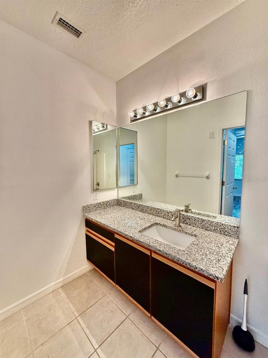 VILLAGES OF BLOOMINGDALE CONDO - Residential Lease