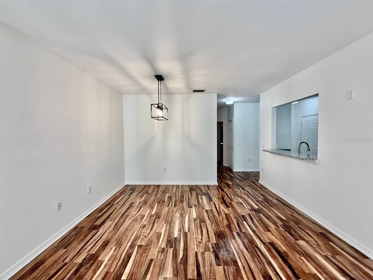 VILLAGES OF BLOOMINGDALE CONDO - Residential Lease