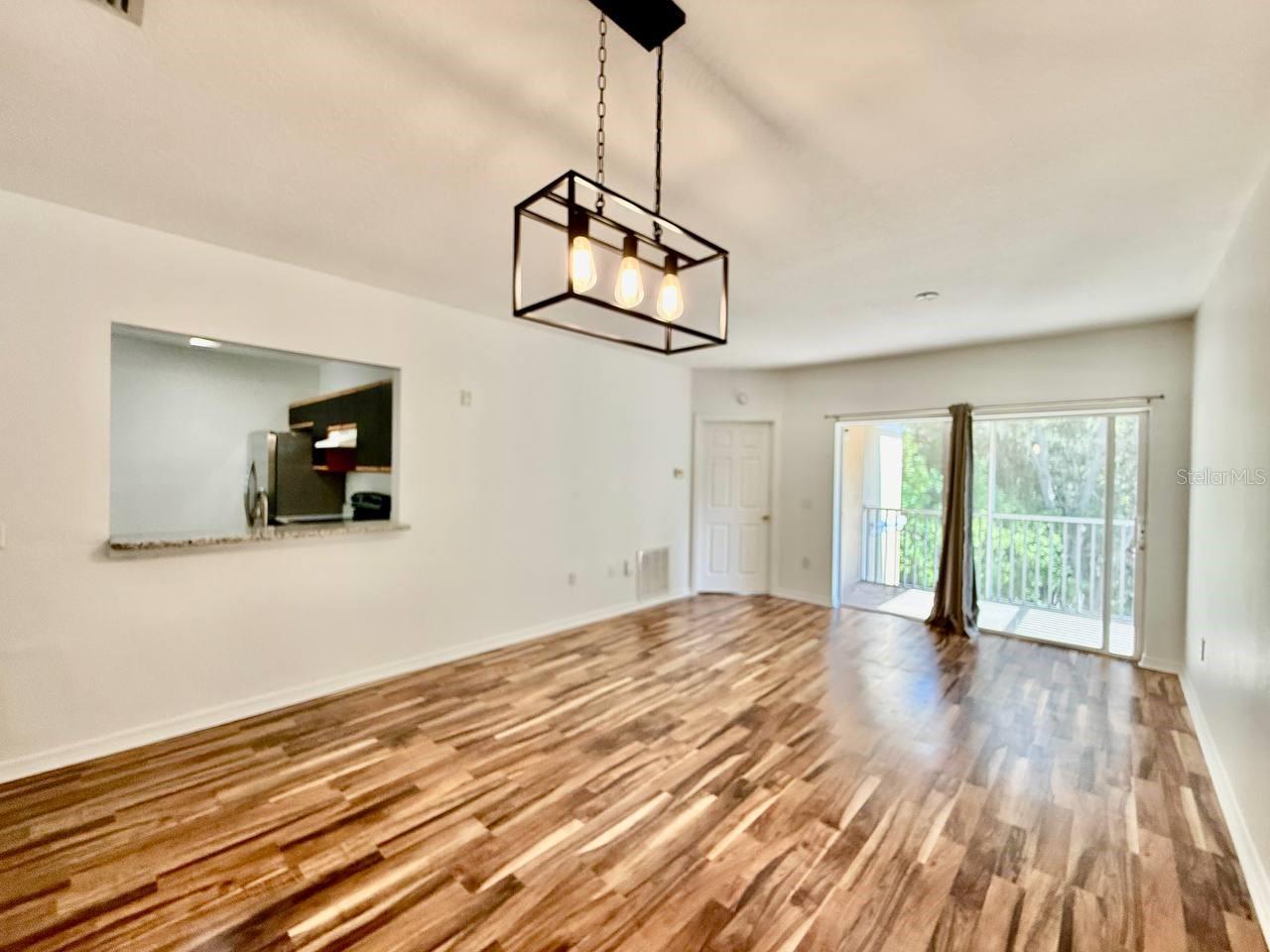 VILLAGES OF BLOOMINGDALE CONDO - Residential Lease