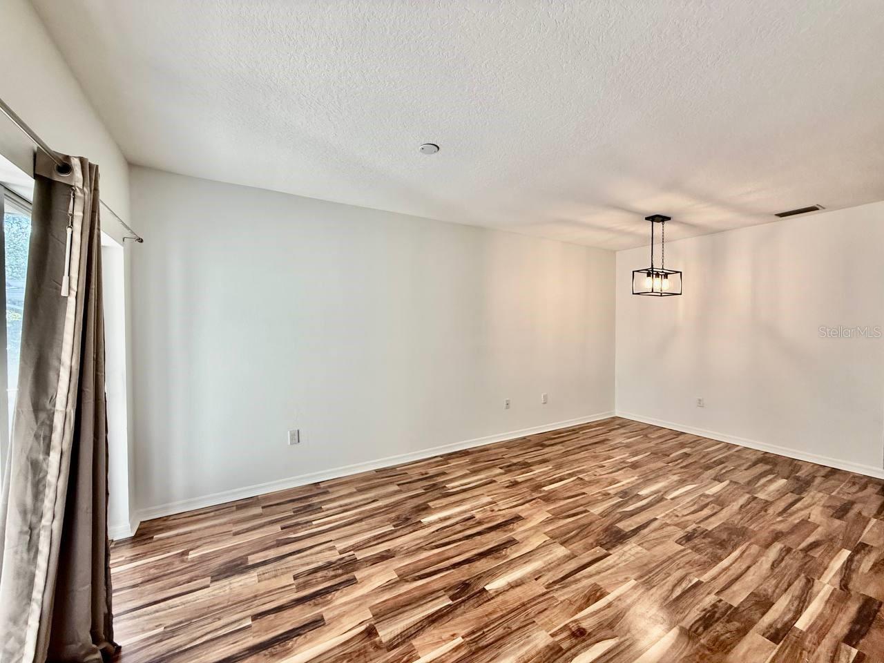 VILLAGES OF BLOOMINGDALE CONDO - Residential Lease