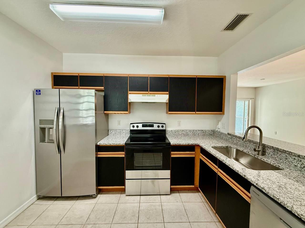 VILLAGES OF BLOOMINGDALE CONDO - Residential Lease