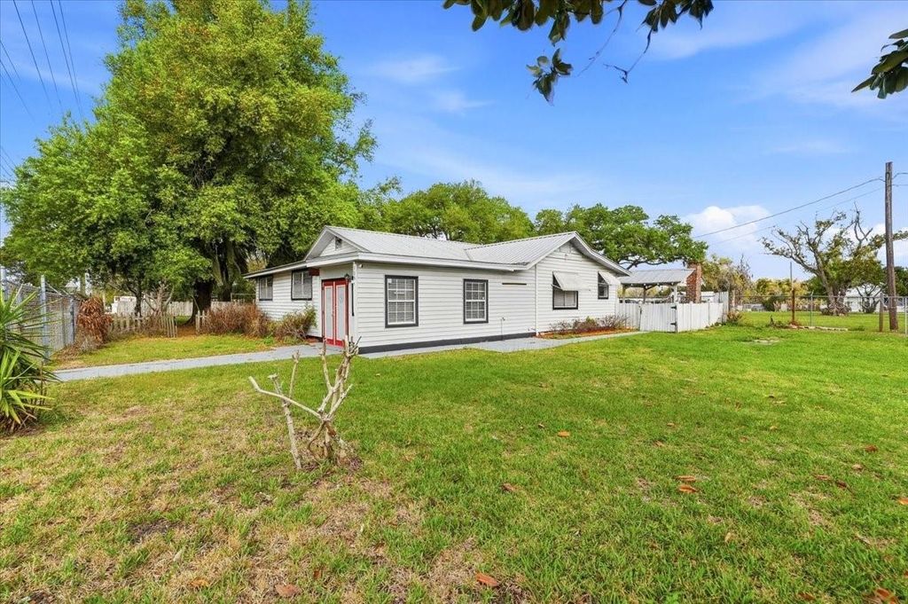 Photo of 506 Commonwealth Avenue SW, Polk City, FL 33868 (MLS # L4960184)