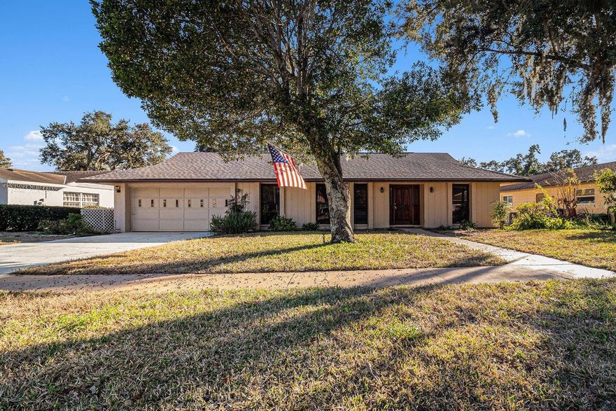 Welcome to this exceptional lakefront home on Lake Prima Vista in the serene community of Sleepy Harbour, offering direct access to Starke Lake.
This spacious residence boasts generously sized rooms and an open layout, creating an inviting great room perfect for entertaining family and friends.
Featuring five bedrooms, including two luxurious master suites, this home provides outstanding comfort and privacy. The living room and one master suite overlook the expansive backyard, sparkling lake, and beautiful built-in pool—offering breathtaking views throughout the day. Sliding glass doors from both rooms open directly to the yard for effortless indoor-outdoor living.
Enjoy the best of waterfront living with your private dock, boathouse, and boat lift, ideal for boating, fishing, or simply relaxing by the water. Whether hosting guests or unwinding by the pool, this property offers a rare combination of luxury, comfort, and true lakeside serenity.
Don’t miss this opportunity to own a remarkable lakefront property—make this dream home yours today!