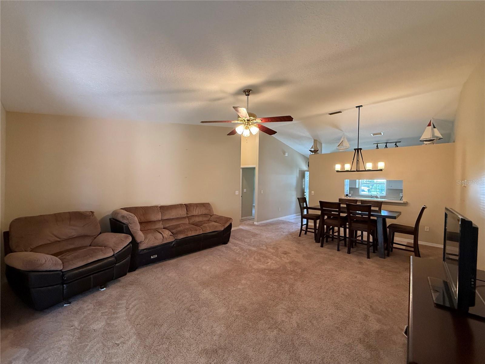 1509 QUEEN PALM DRIVE
