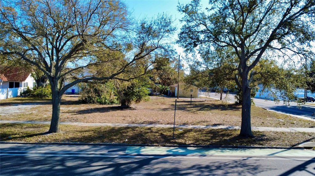 Photo of 2762 1st Avenue S, St Petersburg, FL 33712 (MLS # TB8486203)