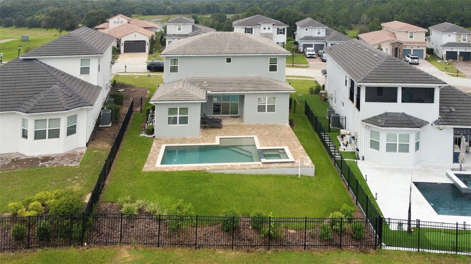 16008 VOLTERRA POINT