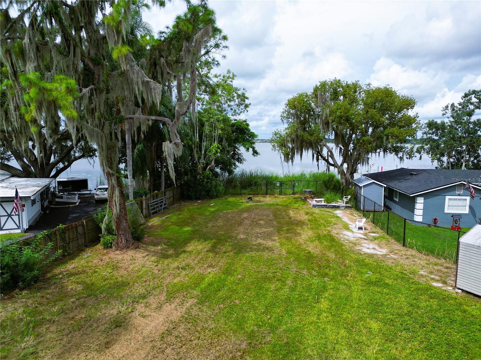 LAKE MARIANA SHORES - Land