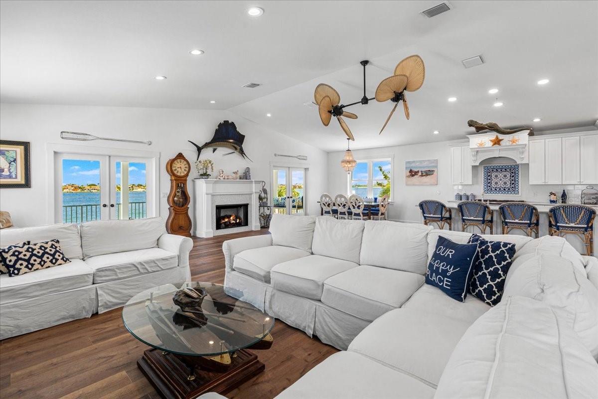 MOREY BEACH - Residential