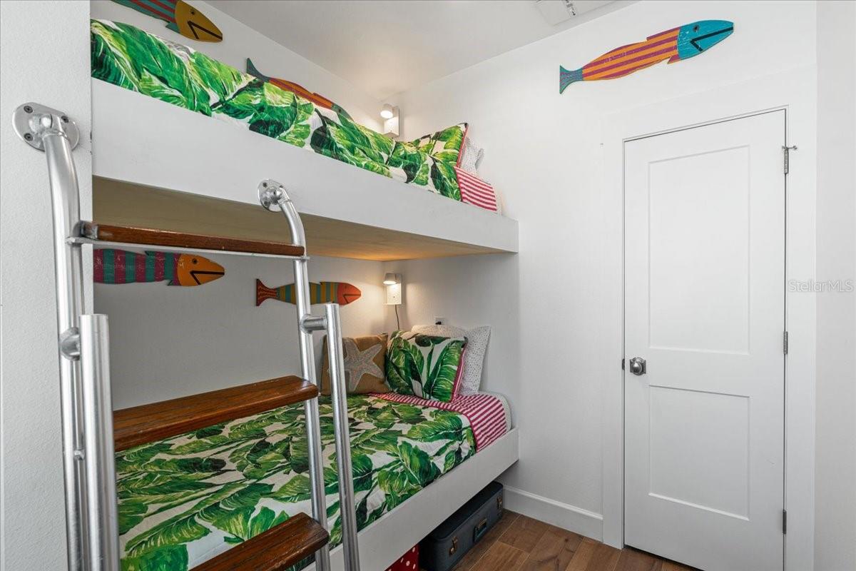 MOREY BEACH - Residential