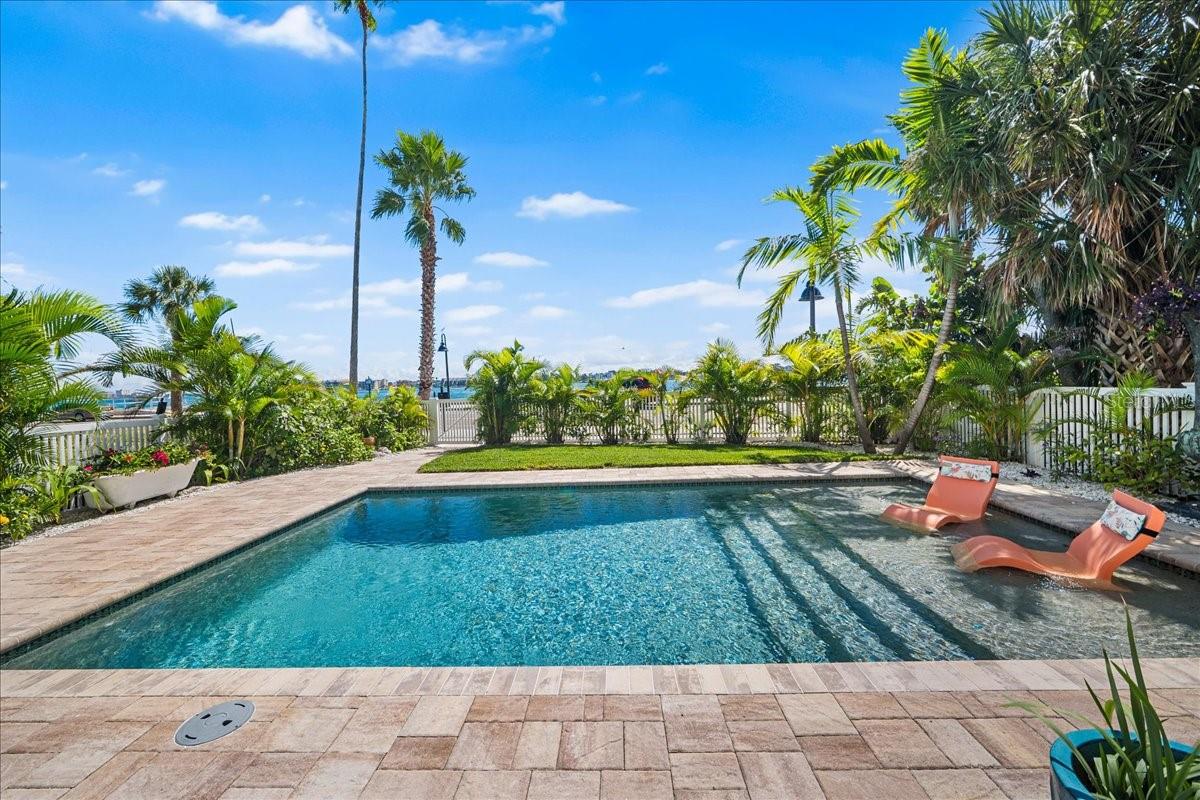 MOREY BEACH - Residential