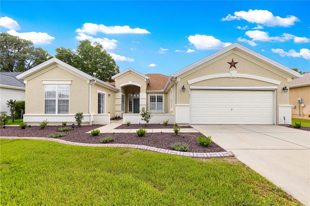 Photo of 13535 SE 97th Terrace Road, Summerfield, FL 34491 (MLS # OM705805)