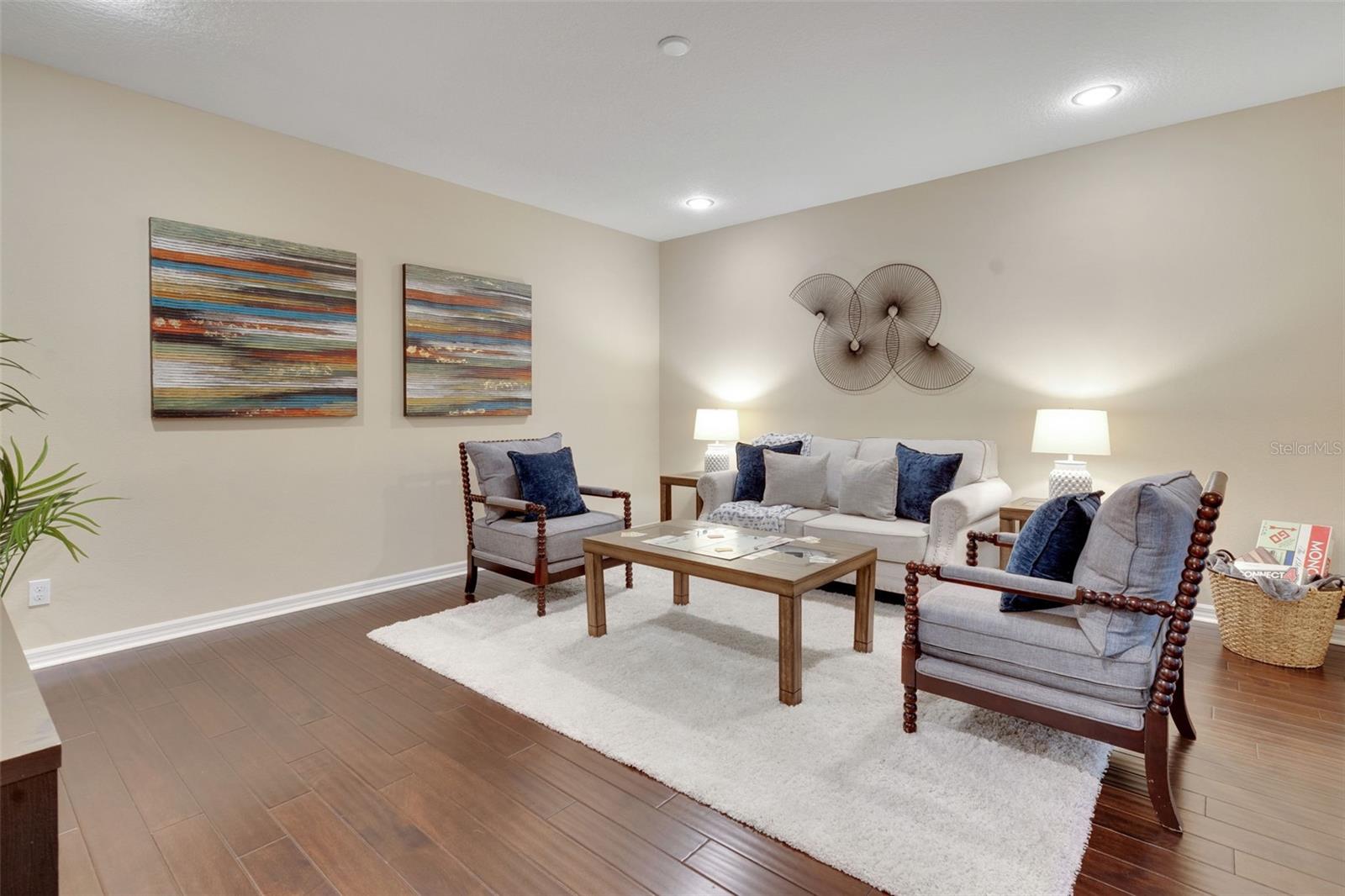 STEEPLE CHASE - Residential