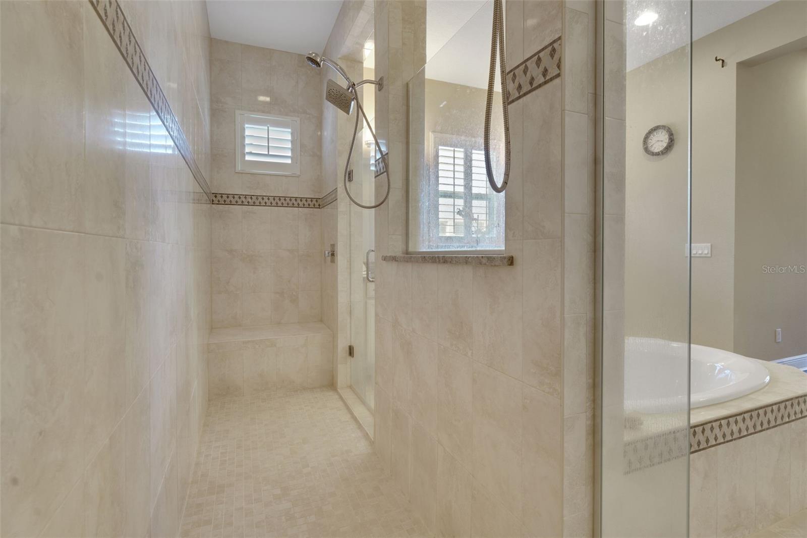 STEEPLE CHASE - Residential