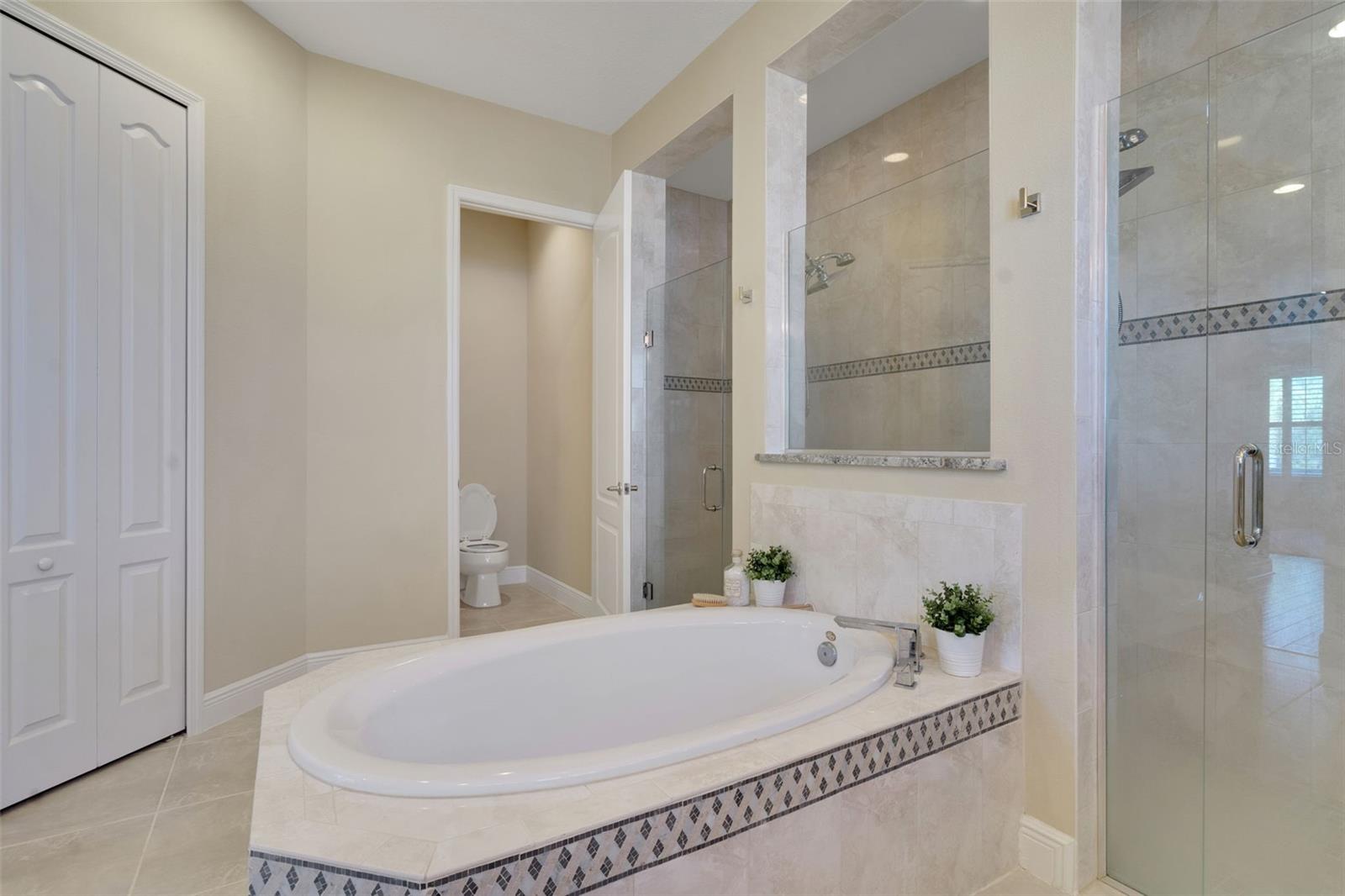 STEEPLE CHASE - Residential