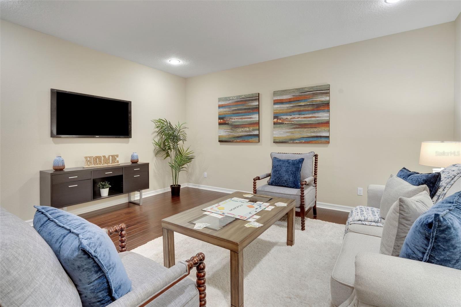 STEEPLE CHASE - Residential