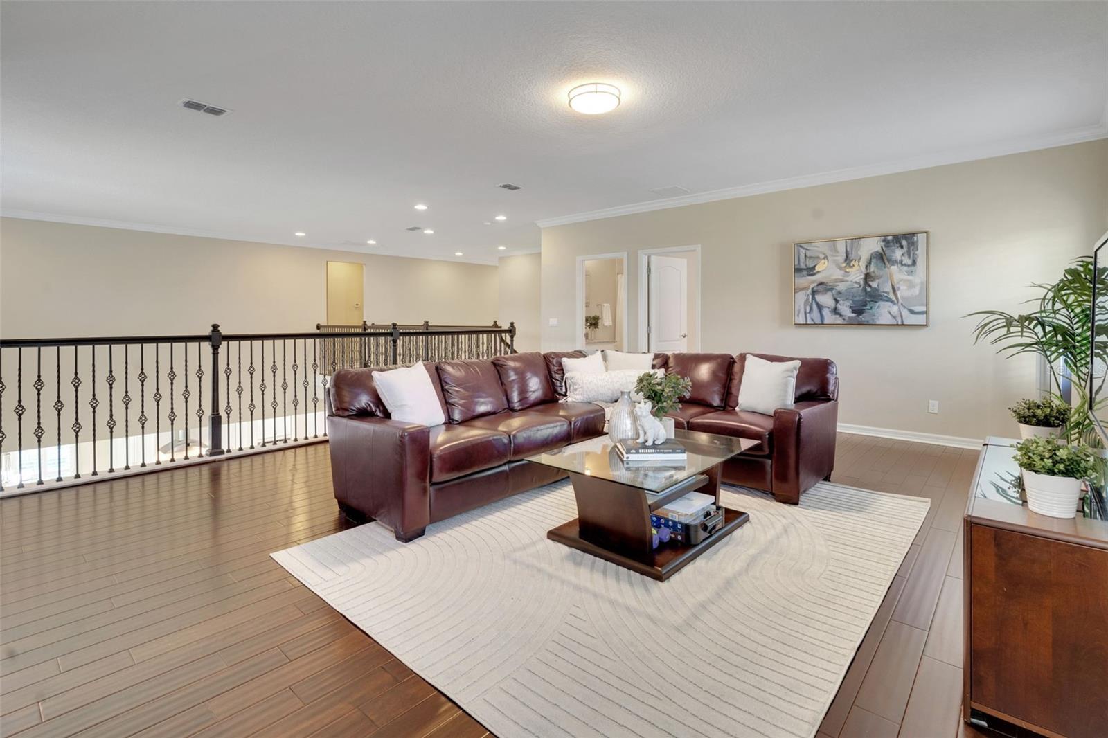 STEEPLE CHASE - Residential