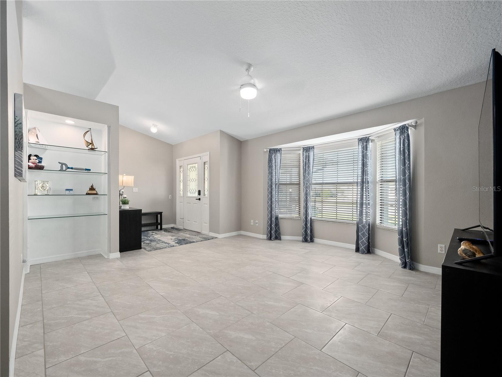 ROYAL HIGHLAND PH 01 - Residential