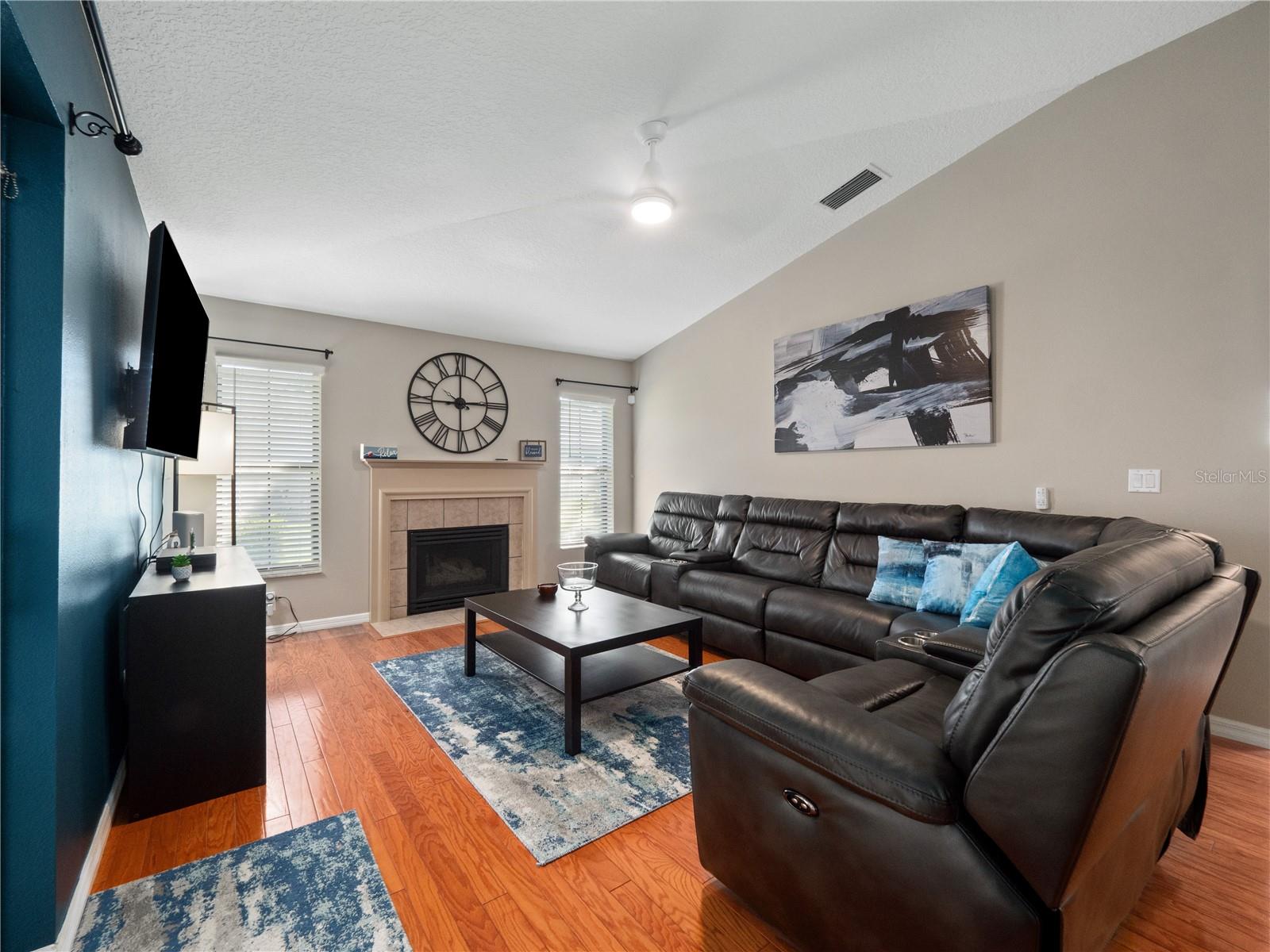 ROYAL HIGHLAND PH 01 - Residential