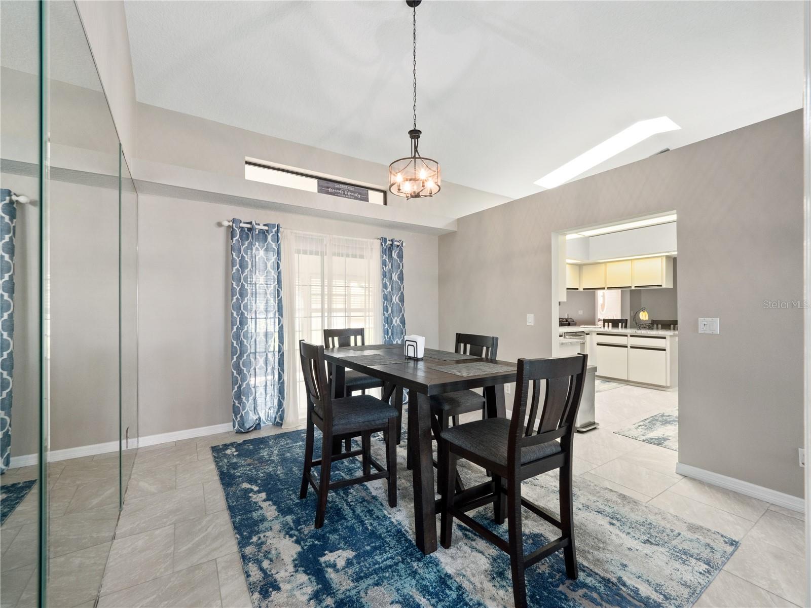 ROYAL HIGHLAND PH 01 - Residential