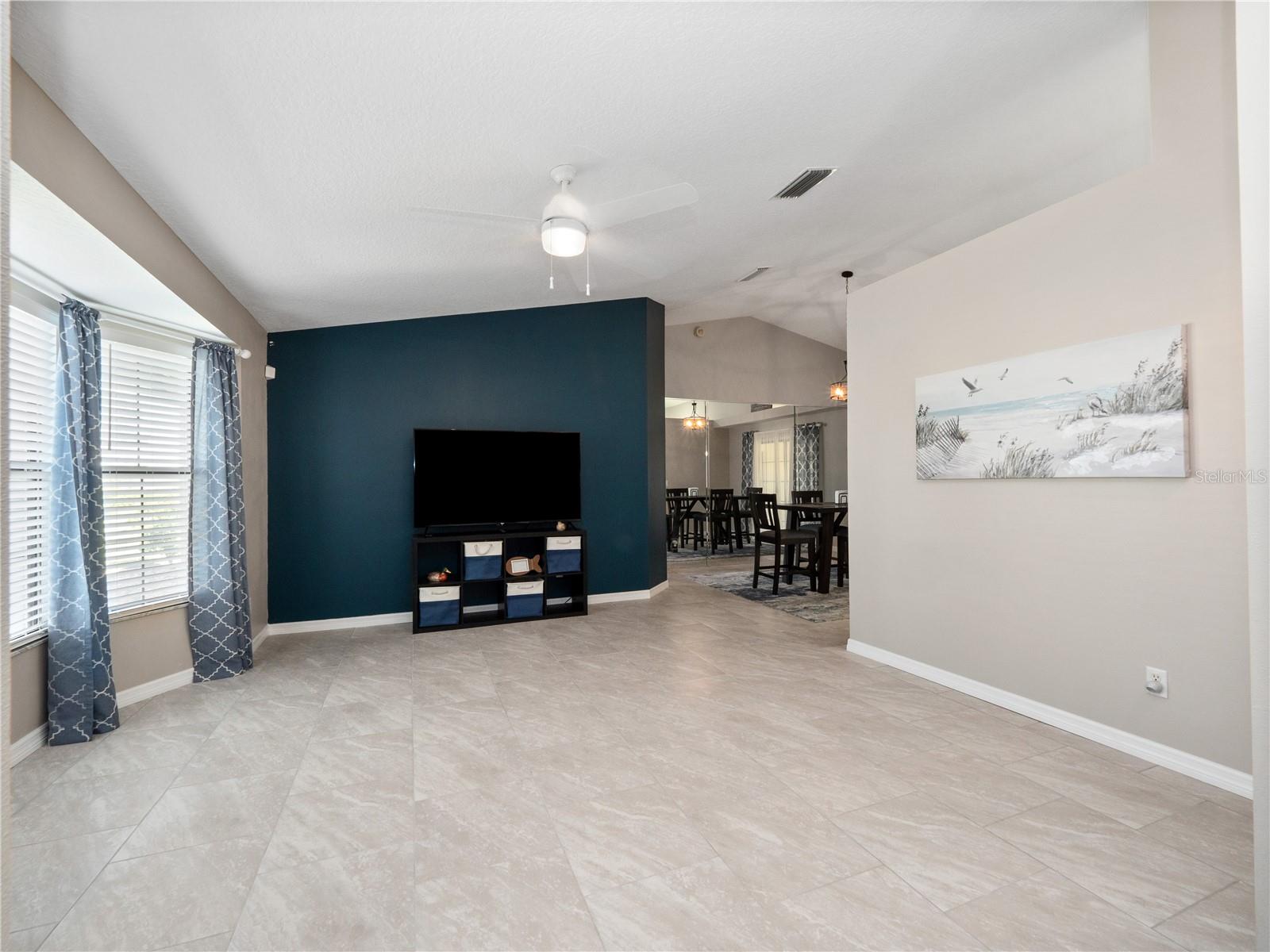 ROYAL HIGHLAND PH 01 - Residential