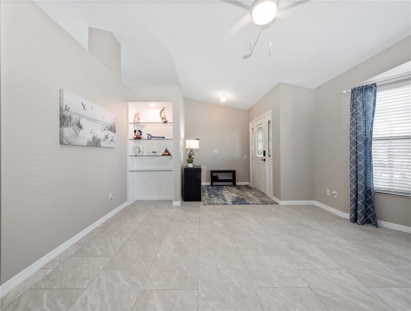 ROYAL HIGHLAND PH 01 - Residential