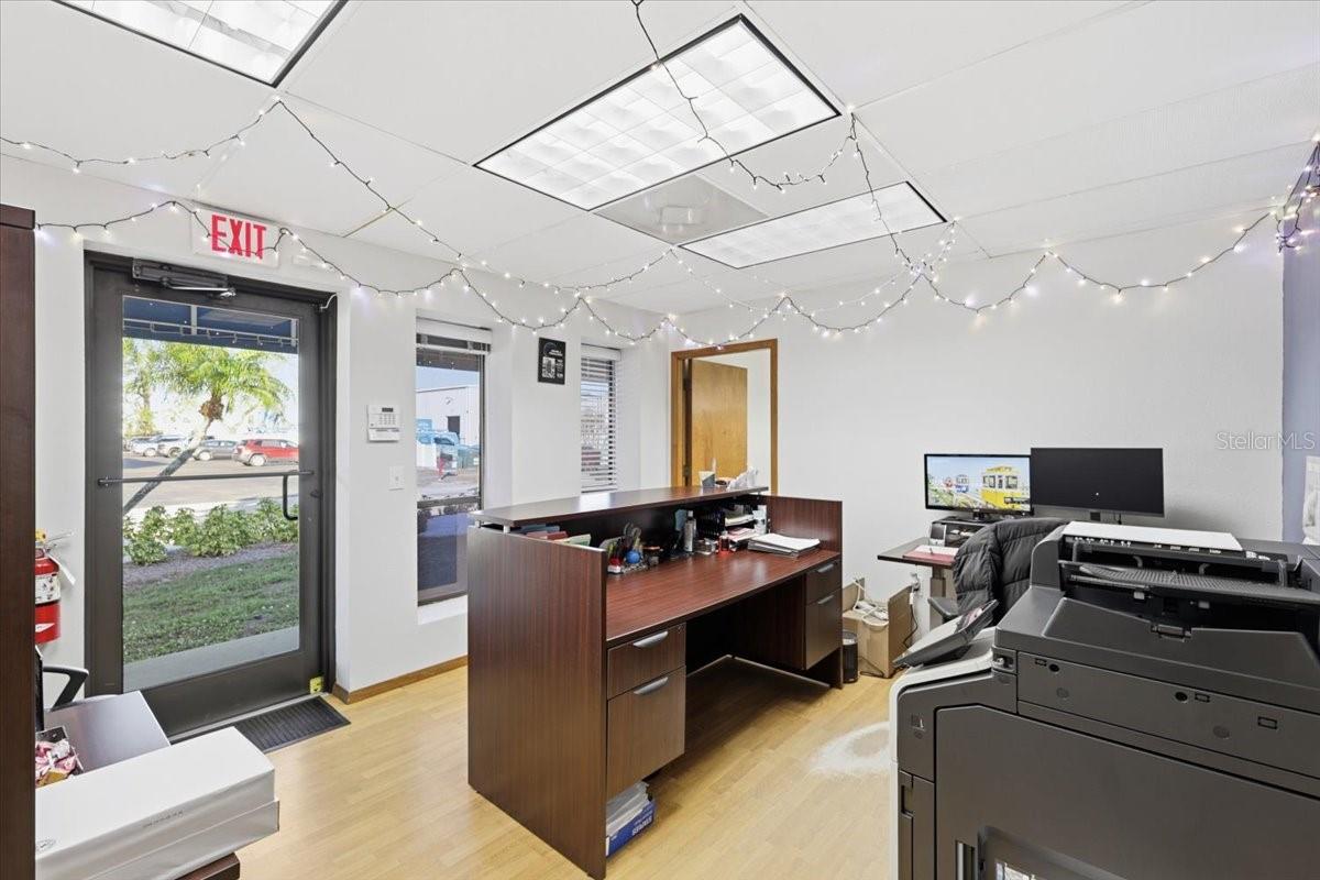 INTERSTATE BUS PARK PH I - Commercial Sale