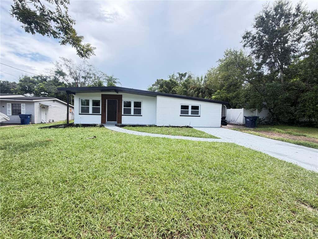 Photo of 9505 N Willow Avenue, Tampa, FL 33612 (MLS # TB8542566)